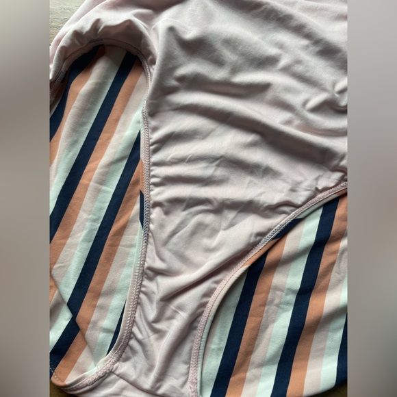 Carve Designs Villa One Piece Swimsuit Size Large Excellent Striped Pink Navy - Picture 9 of 9